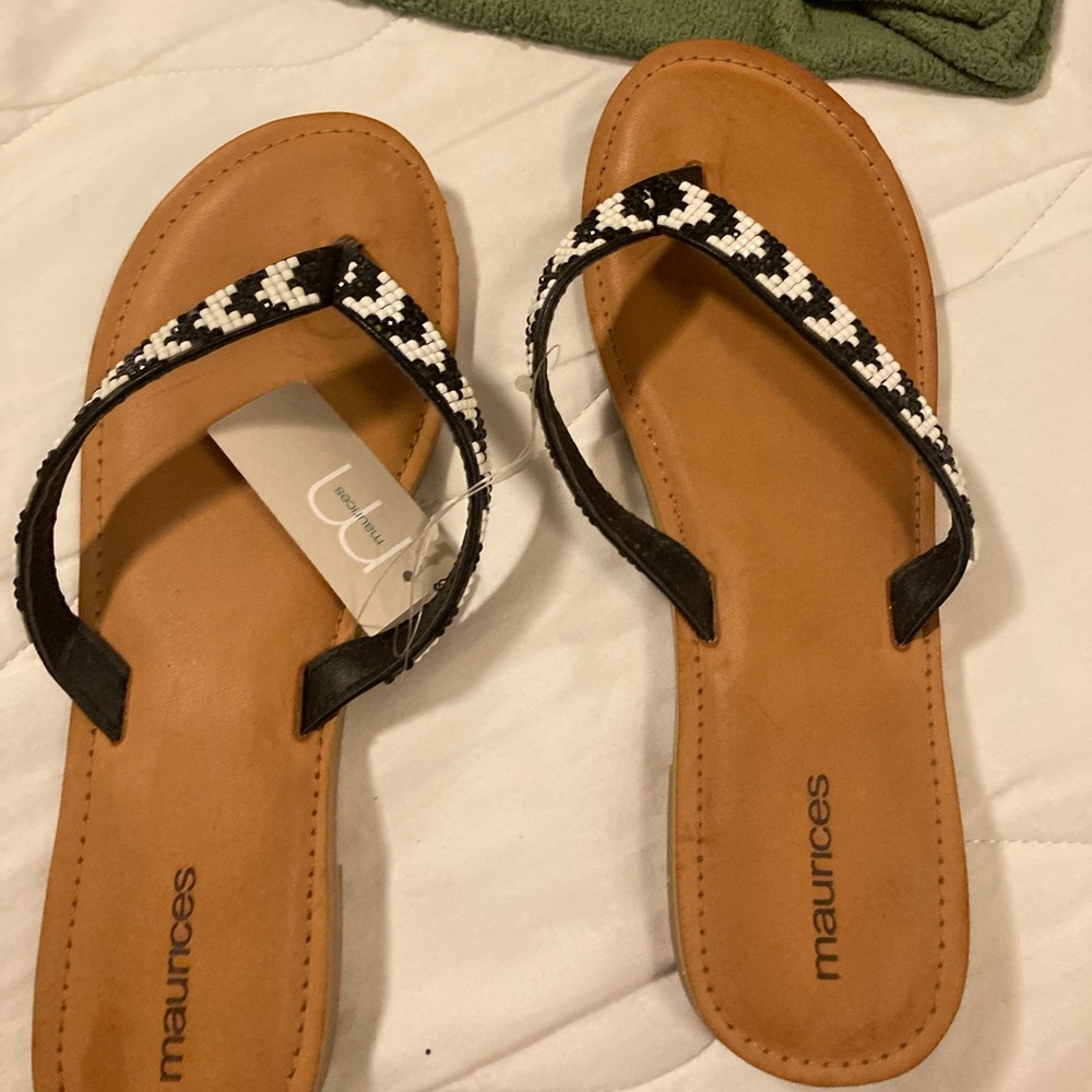 Maurices sandals never worn